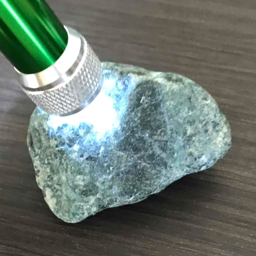 天然阿波翡翠」お守り・鑑賞用・製品加工用素材・緑・黒翡翠原石