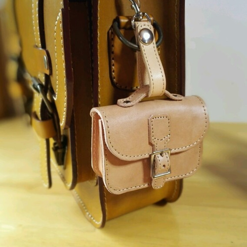 本革　ミニチュア　ケリー　バックチャーム　職人手作り　レア Mini Bag】BJD Kelly ケリーバッグ口紅イヤホンバッグ