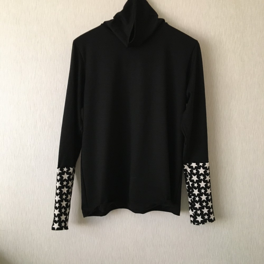 ふんわりウール手袋付き長袖タートルカットソー　黒×黒白星柄Ｆ