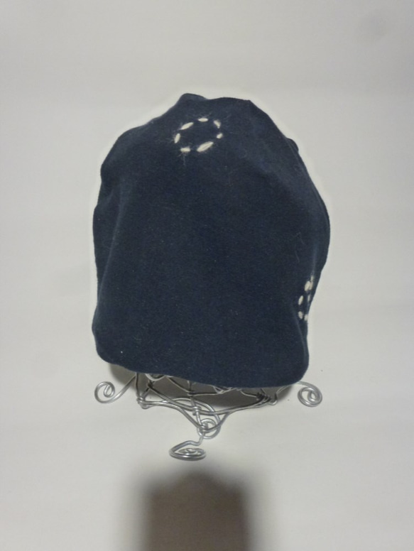 男女兼用リバーブルニット刺繍ストレッチ帽子紺×杢グレー 3枚目の画像