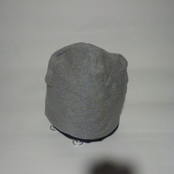 男女兼用リバーブルニット刺繍ストレッチ帽子紺×杢グレー 4枚目の画像