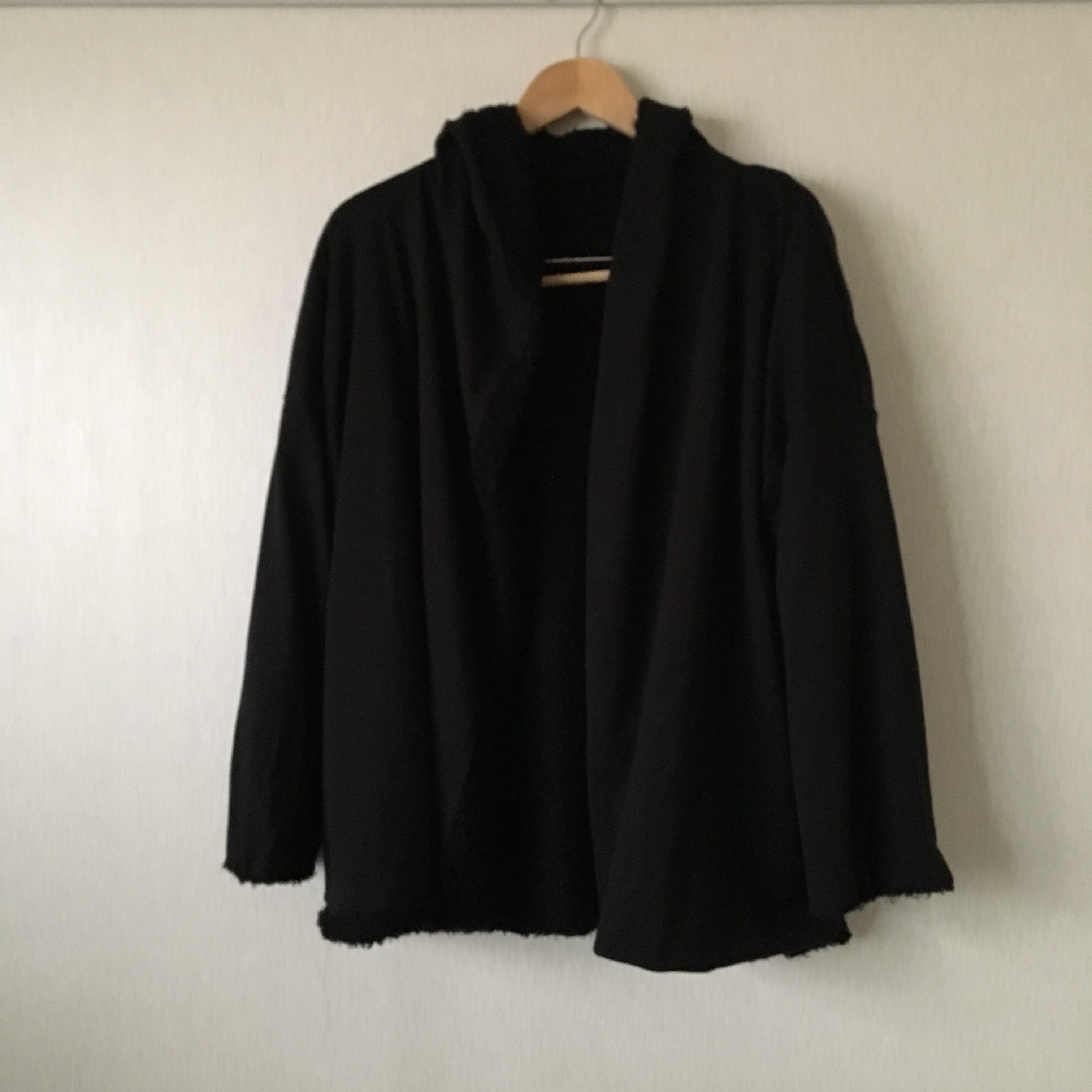 もこもこブークレーリバーシブルフードボタンレスジャケット　黒Ｆ