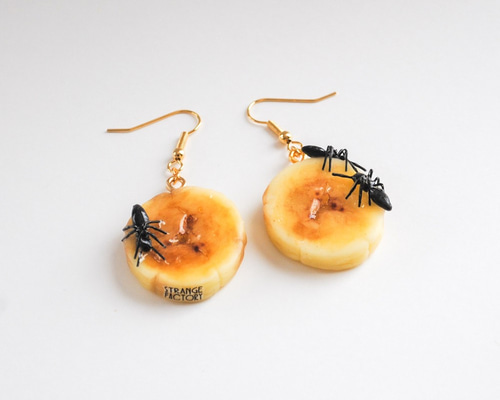 蟻or蝿のたかる！？スライスバナナのピアス ピアス（フープ） STRANGE