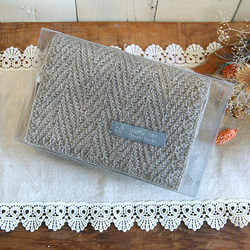 ヘリンボン模様のマフラー　ポッサム・メリノ・シルク毛糸　チャコールグレー 7枚目の画像