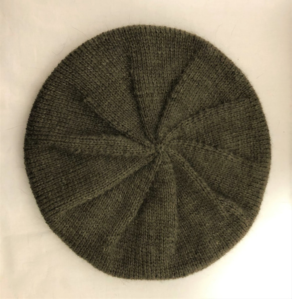 NZポッサム・メリノ・シルク　シンプルなニットベレー帽子　アボカド 7枚目の画像