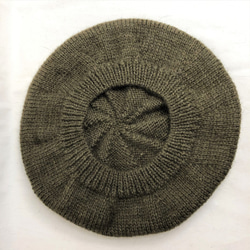 NZポッサム・メリノ・シルク　シンプルなニットベレー帽子　アボカド 8枚目の画像