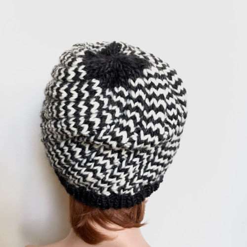 エストニアンスパイラル帽 ブラックxホワイト ニット帽
