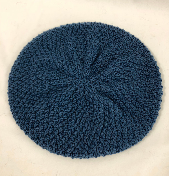 かのこ編みのベレー帽 　NZメリノ100％　デニムブルー 5枚目の画像