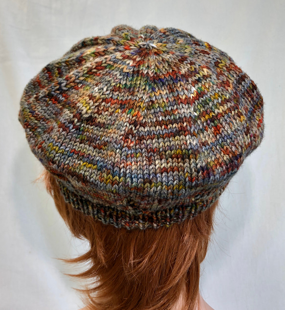 シンプルなメリヤス編みのベレー帽 　NZメリノ100％　手染めマルチカラー　S-Mサイズ 4枚目の画像