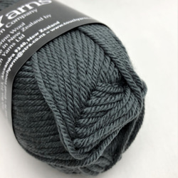 ニュージーランドメリノウール100％　並太8ply　50ｇ玉　チャコール　Col.821 3枚目の画像