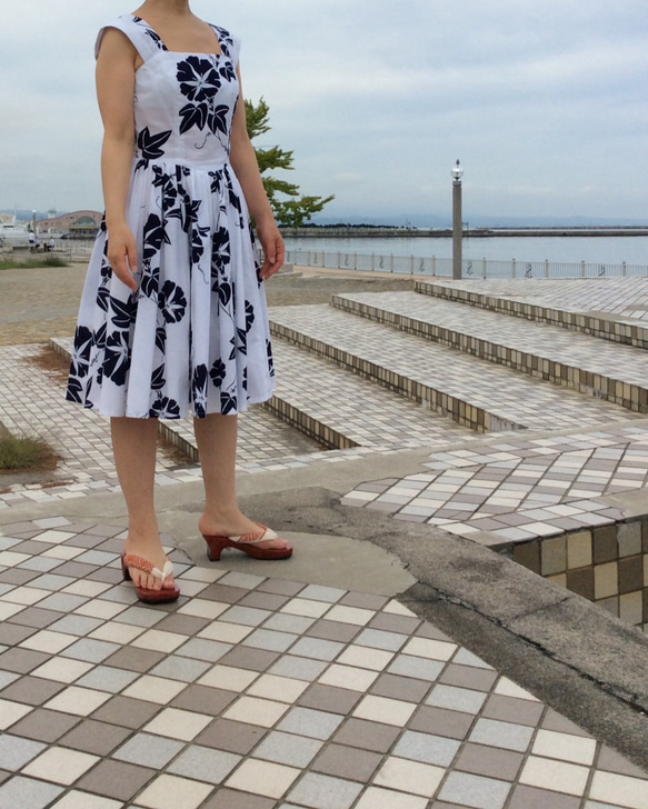 浴衣地のワンピース&ボレロ  朝顔の柄(白地) 1枚目の画像