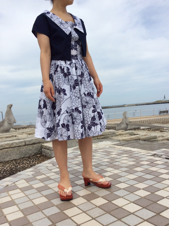 浴衣地のワンピース&ボレロ  牡丹と菊柄 3枚目の画像