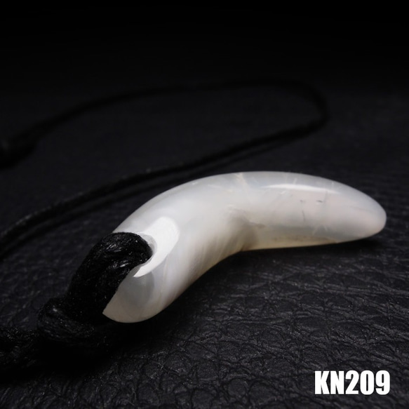 ★超レア★ケオン 原石研磨 牙型 勾玉 ネックレス  KN-209 4枚目の画像