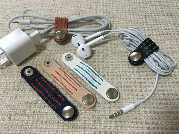レザー イヤホンコードクリップ S ケーブルクリップ コードホルダー