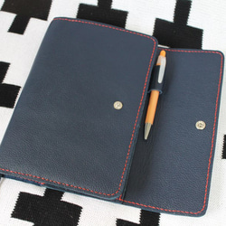 牛皮筆記本封面海軍 A5 Hobonichi Cousin 尺寸手工製作 第2張的照片