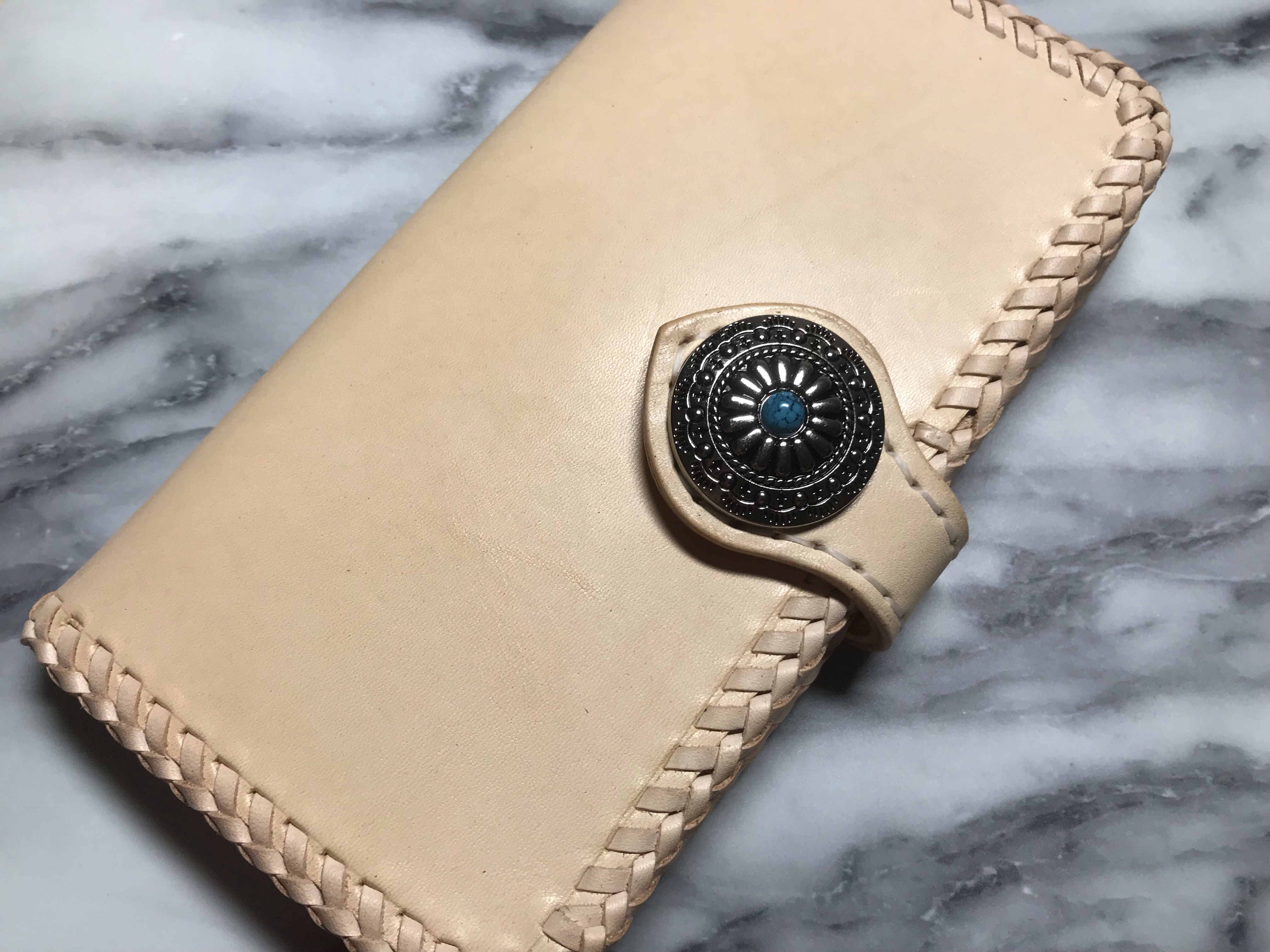 iphone全機種対応　手帳型ケース ヌメ革 コンチョ ナチュラル レース