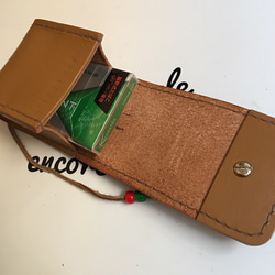 ヌメ革 キャメル グローケース ナスカン付き シガレットケース glo ターコイズコンチョ 3枚目の画像