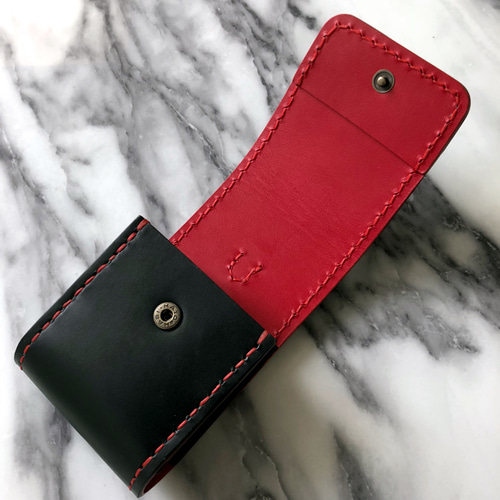 ヌメ革 ブラック×レッド ナスカン カラビナフック付き グローケース