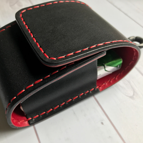 ヌメ革 ブラック×レッド ナスカン カラビナフック付き グローケース