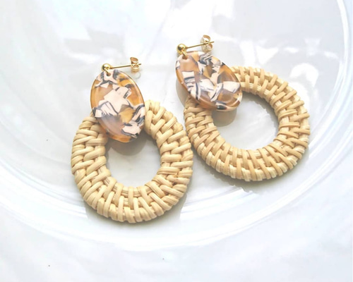 オーバルイエローマーブルプレート＆サークルラタン☆ピアス  