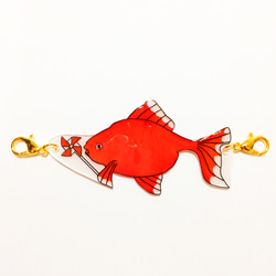 ★再販★ 風車赤金魚 赤金魚と鈴付き水引 マスク留め マスクチャーム アクセサリー マスクホルダー マスクストラップ 3枚目の画像