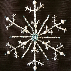 雪の結晶 刺繍ポーチ ペン 眼鏡 ケース 冬 ビーズ 4枚目の画像