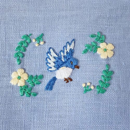 花の周りを舞う青い鳥 刺繍リネンファスナーポーチ ポーチ coco 通販