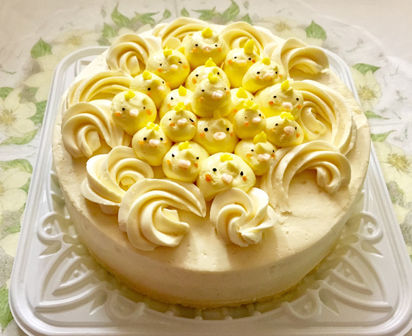 ６号バタークリーム 幸せの黄色いオカメインコぎゅうぎゅうデコレーション 1枚目の画像