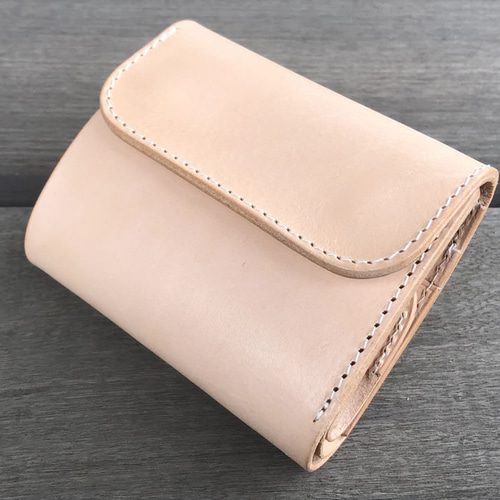 本革ヌメ革 レザー財布 コンパクトウォレット 生成りナチュラル 本革レザーミニ財布 手縫い 生成りナチュラル｜Yahoo!フリマ（旧