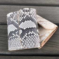 コンパクトミニウォレット ダイヤモンドパイソン&イタリアンレザー、生成りのヌメ革使用 日本製ハンドメイド 1枚目の画像