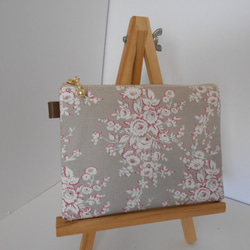 フランス布の復刻版お花のポーチ　ベージュ１４㎝ 3枚目の画像