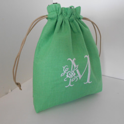 リネンの選べるローズイニシャル刺繍の巾着ポーチ グリーン 中 2枚目の画像