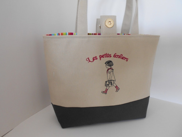 フランスの通学の女の子刺繍の帆布のトートバッグ　ホックとポケット付き 5枚目の画像