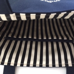 選べるヴィンテージイニシャル刺繍の帆布のトートバッグ　紺色 ネイビー　黒ブラック 6枚目の画像