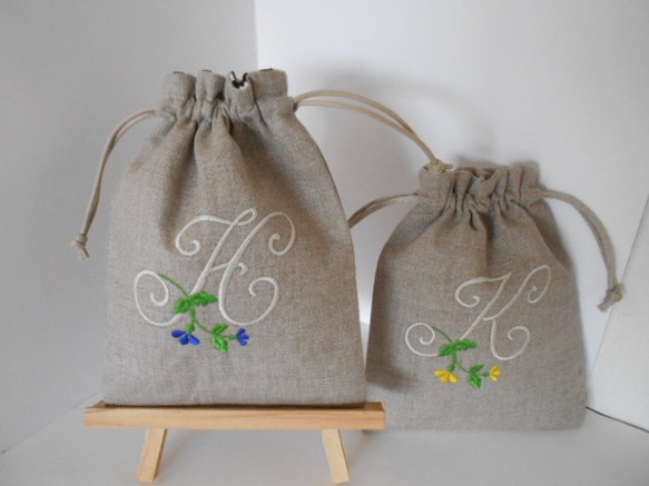 ミニバッグ　ポーチ　プレゼント　スペイン　バレンシア　シルク　花柄刺繍 巾着袋 41410011_1.jpg