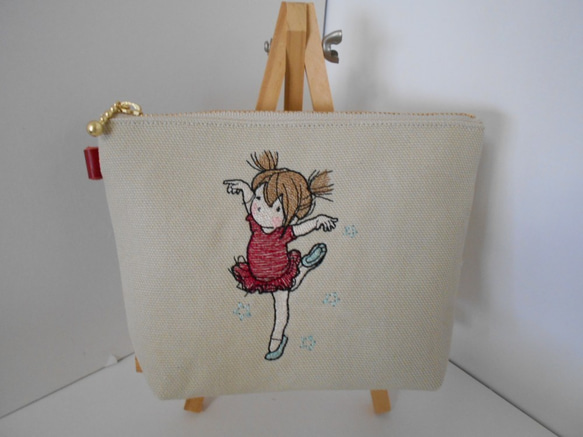 選べる可愛い バレリーナの女の子刺繍の帆布のポーチレッド １６㎝ 18㎝　２０㎝ 4枚目の画像