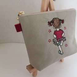 選べる可愛い バレリーナの女の子刺繍の帆布のポーチレッド １６㎝ 18㎝　２０㎝ 6枚目の画像