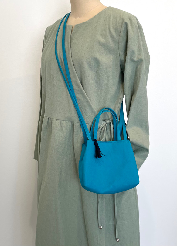 トート型のミニショルダーバッグ エメラルドグリーン ショルダーバッグ