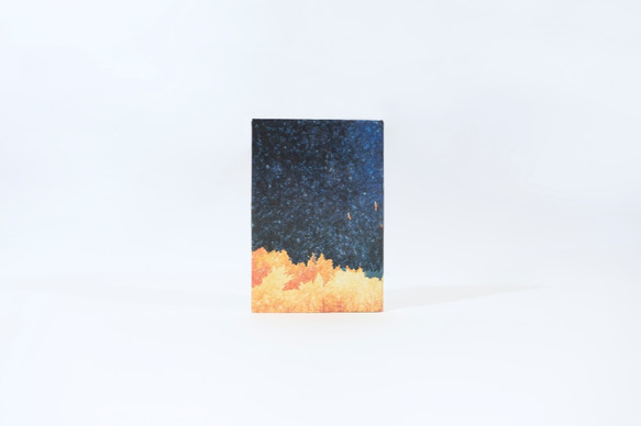 夜空和滿月的書的封面（精裝本） 第4張的照片