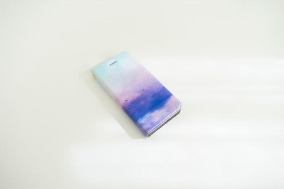 青い空と湖の、手帳型スマホケース｜iPhone・Android 2枚目の画像