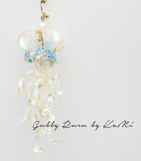 OceanAlien海洋外星人/水母垂墜耳環r⭐︎耳環/耳針/耳夾/樹脂（藍）(單顆) 第3張的照片