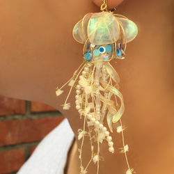 OceanAlien海洋外星人/水母垂墜耳環r⭐︎耳環/耳針/耳夾/樹脂（紅）(單顆) 第3張的照片