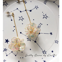 六角貝殼彩花球垂墜耳環⭐︎耳環/耳針/樹脂(一對)（金） 第1張的照片