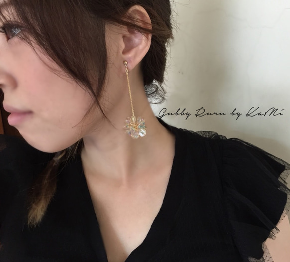 六角貝殼彩花球垂墜耳環⭐︎耳環/耳針/樹脂(一對)（金） 第4張的照片