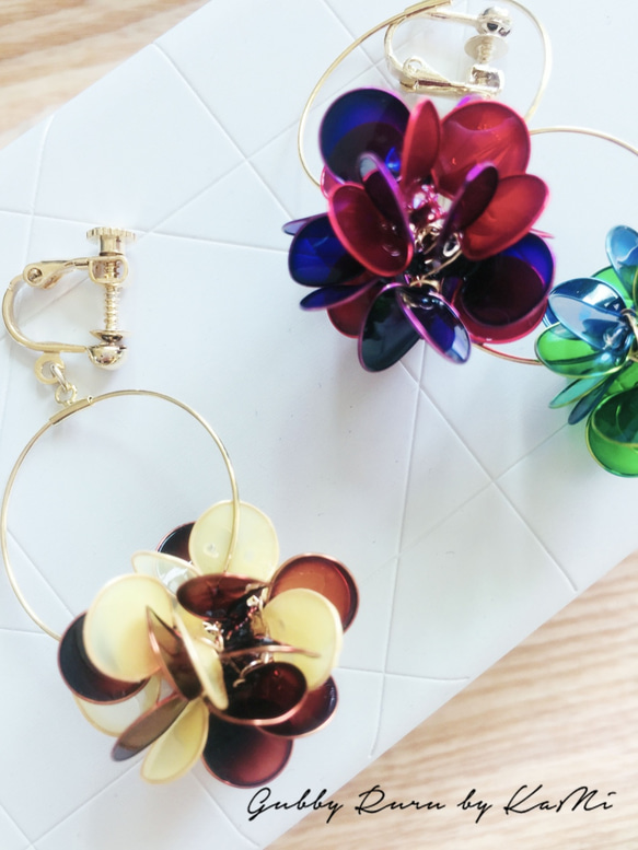 小毬花  耳環/耳針/耳夾/樹脂（一對）棕色系 第1張的照片