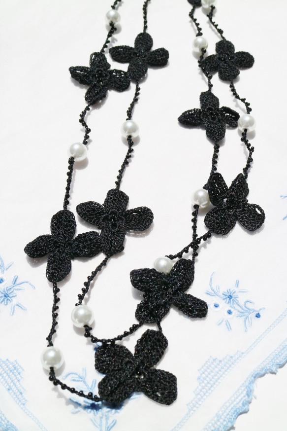優雅x成熟可愛✲ --- 十字珍珠長項鍊 --- 蕾絲針織珍珠【黑色】 第3張的照片