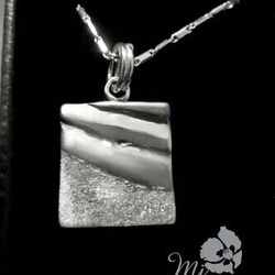 海洋銀飾系列 / 銀色沙灘項鍊 方型款 含銀鍊 第2張的照片