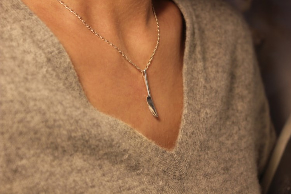 small & big カトラリーペンダント「ナイフ」 2枚目の画像