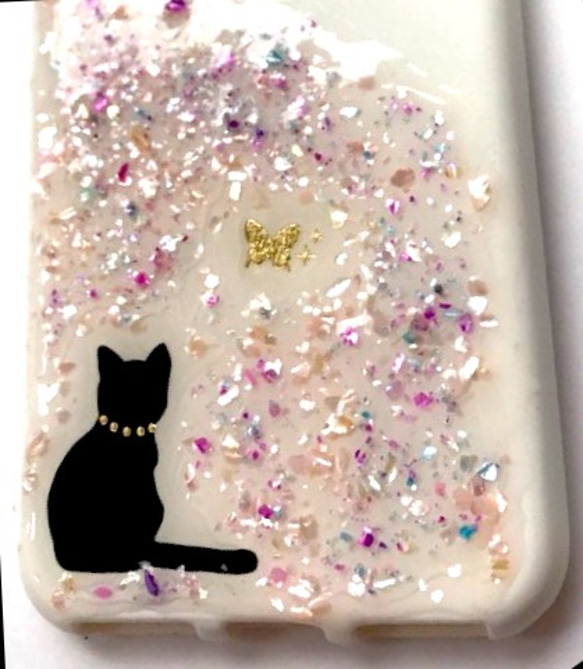 猫と蝶 キラキラiPhoneケース スマホケース  ねこ 2枚目の画像