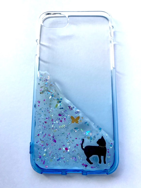 猫と蝶 グラデーションiPhoneケース スマホケース ブルー 2枚目の画像